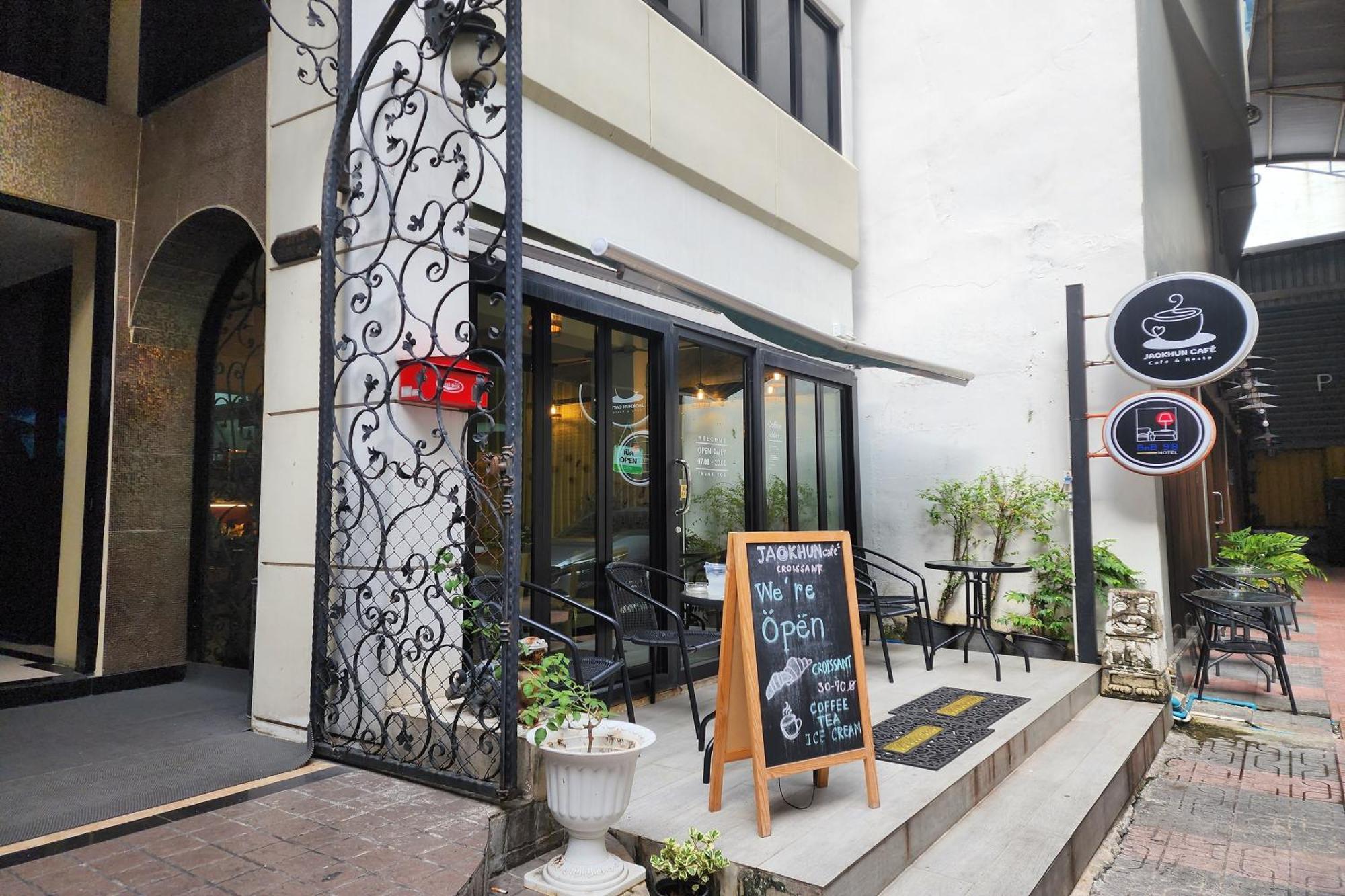 Bnb98 Silom Hotel Bangkok Kültér fotó