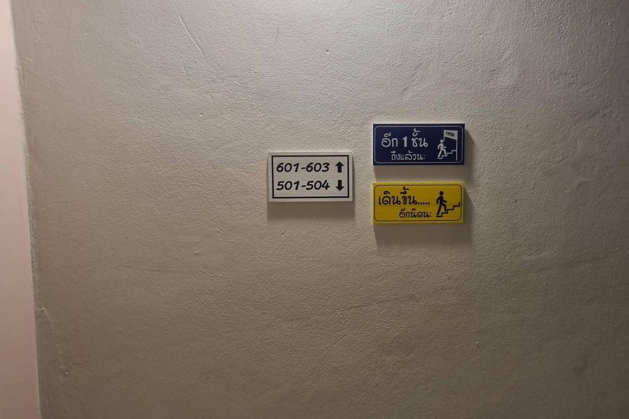 Bnb98 Silom Hotel Bangkok Kültér fotó