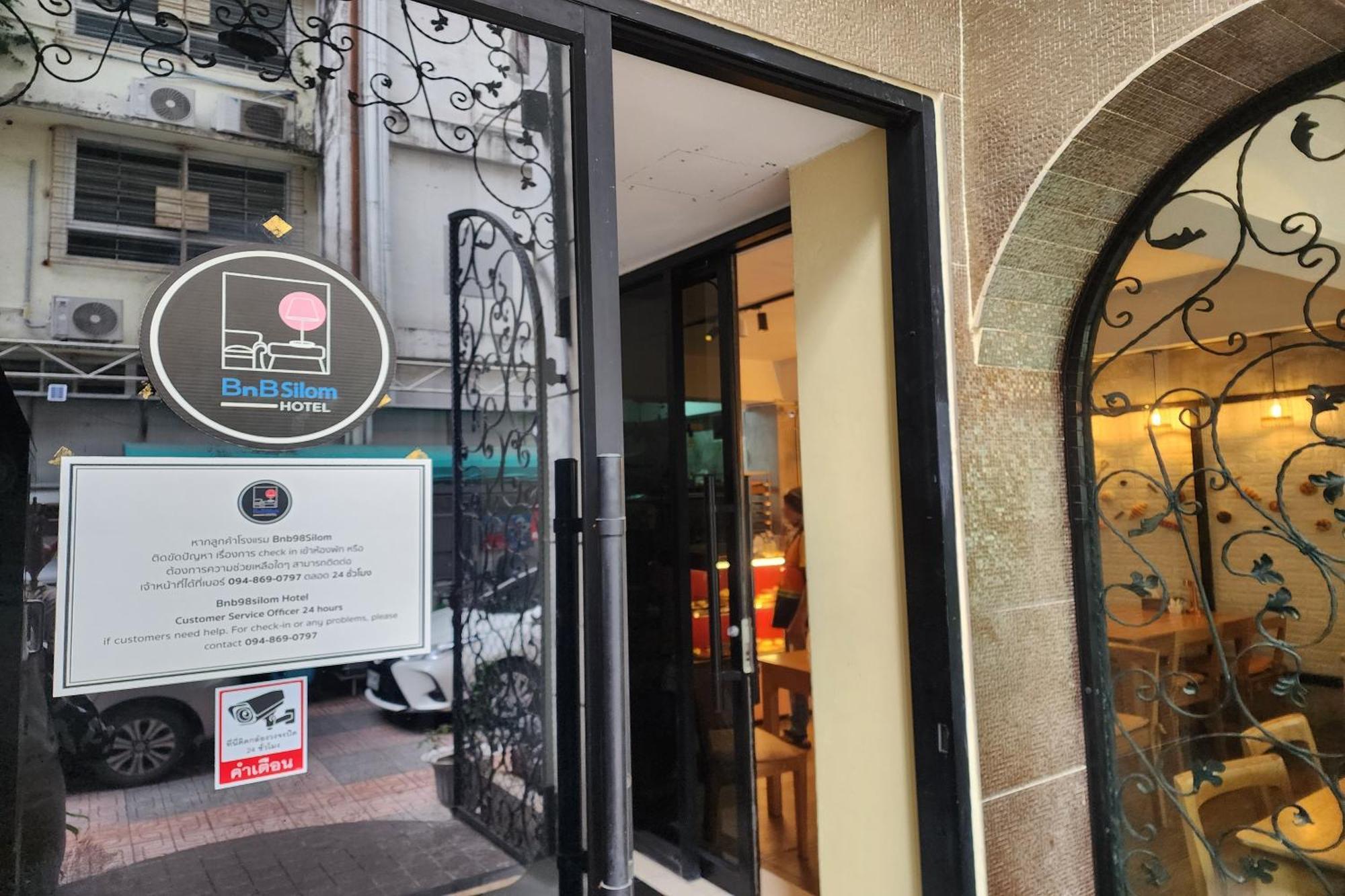 Bnb98 Silom Hotel Bangkok Kültér fotó