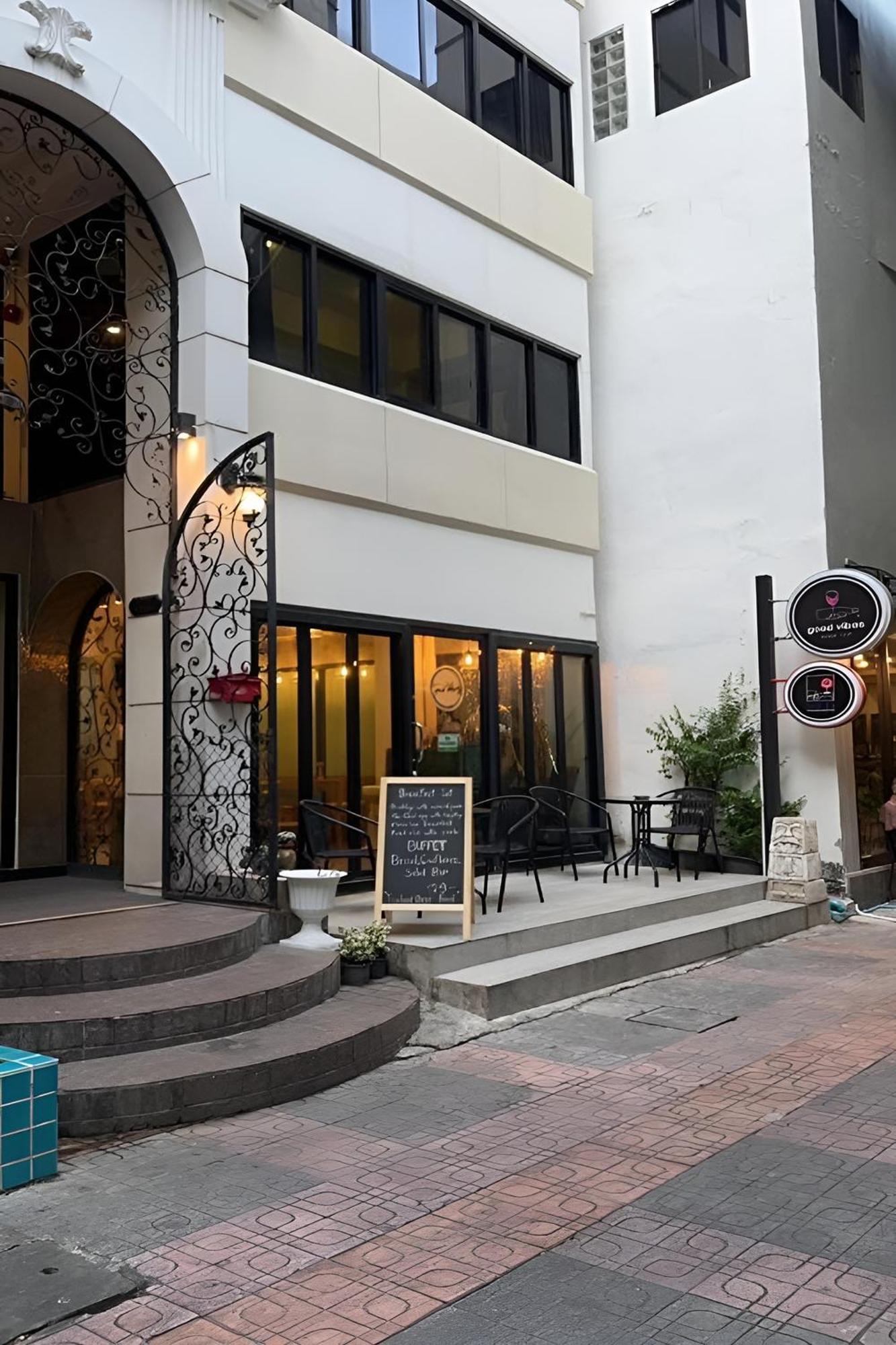 Bnb98 Silom Hotel Bangkok Kültér fotó