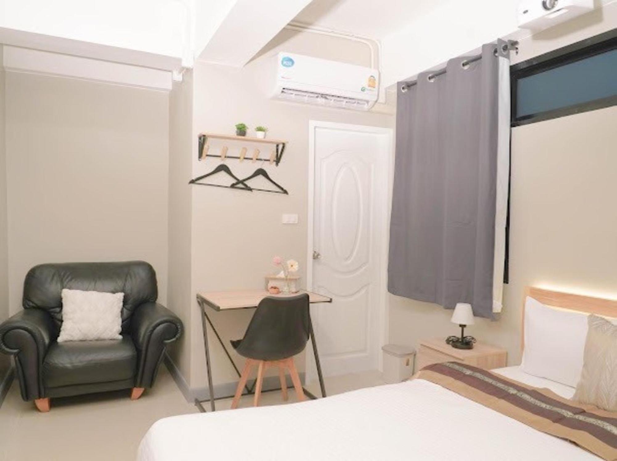 Bnb98 Silom Hotel Bangkok Kültér fotó
