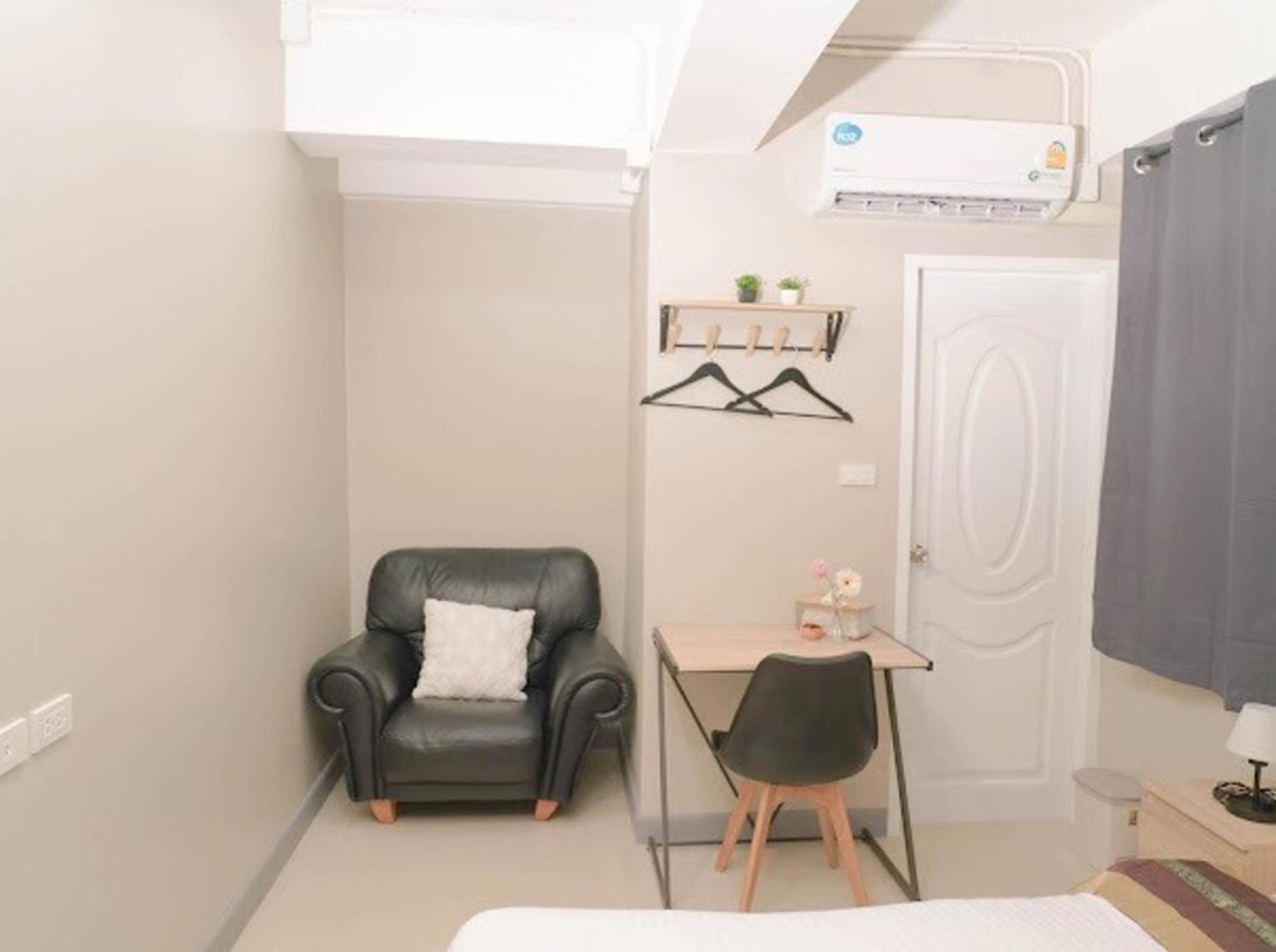 Bnb98 Silom Hotel Bangkok Kültér fotó