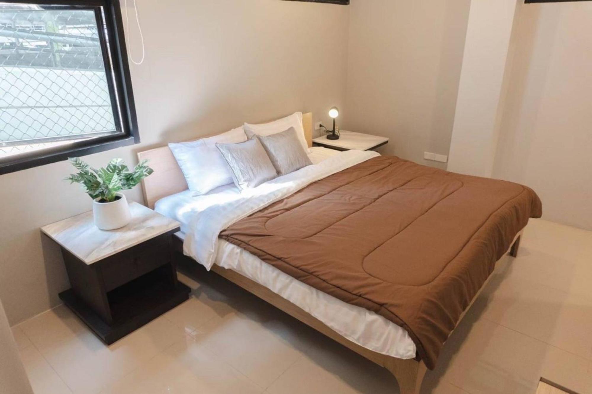 Bnb98 Silom Hotel Bangkok Kültér fotó